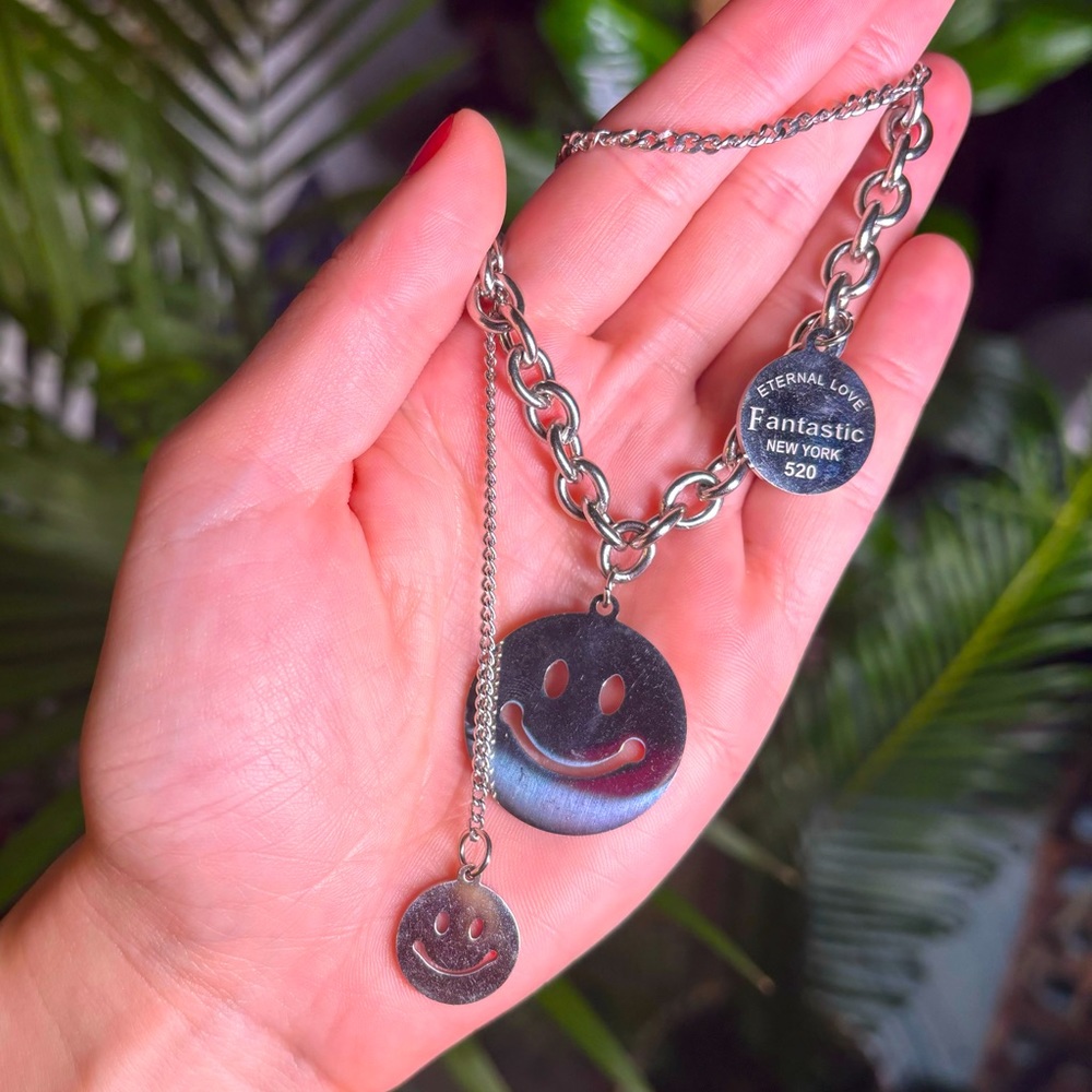 BRAND NEW Silver Smiley Face Double Chain Necklace
